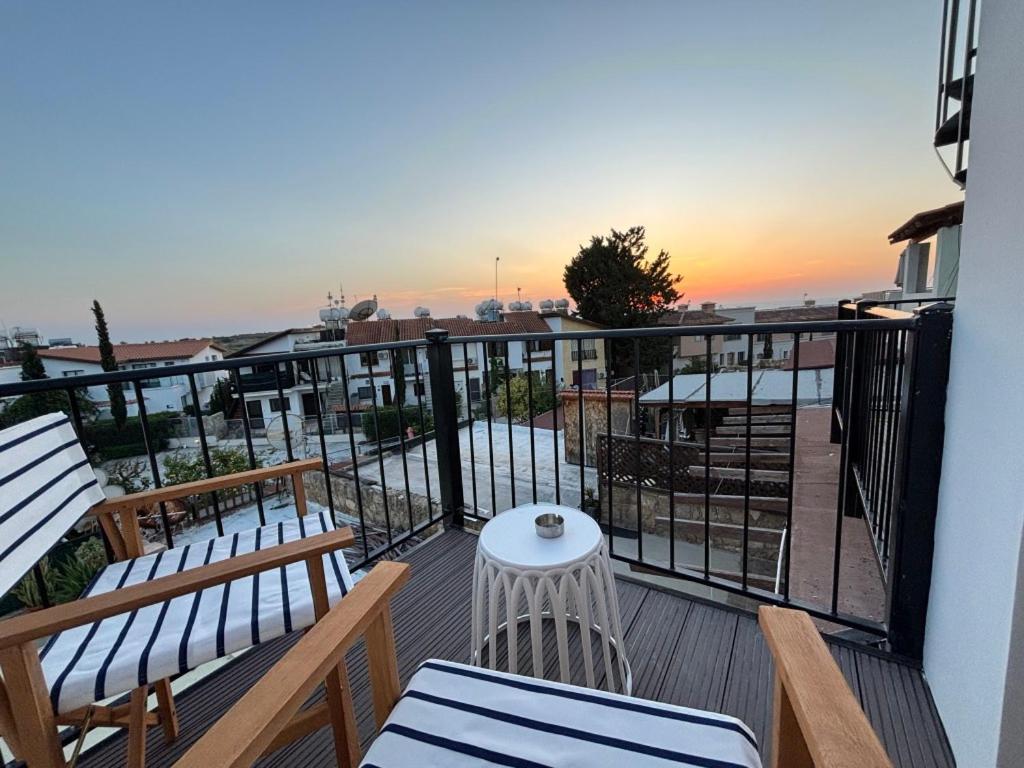 Venus Lighthouse 2B, Sea-View, Paphos Center Apartment Екстериор снимка