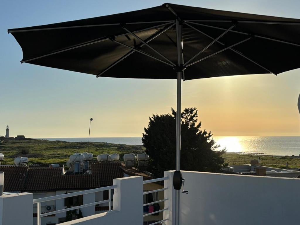 Venus Lighthouse 2B, Sea-View, Paphos Center Apartment Екстериор снимка