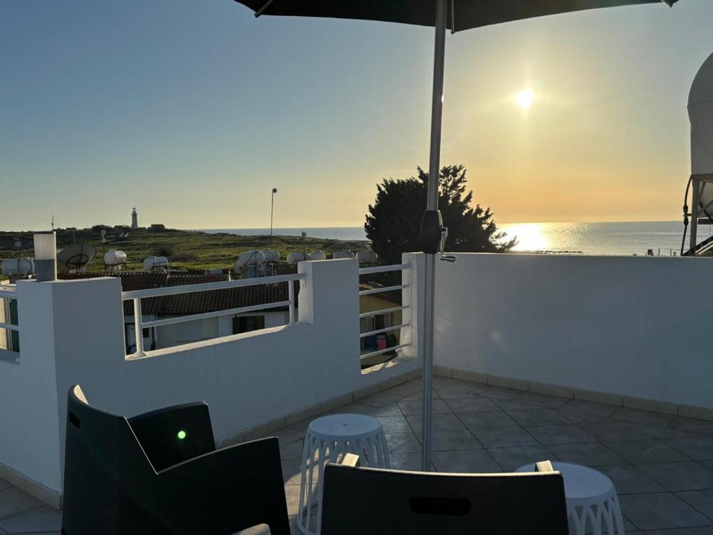 Venus Lighthouse 2B, Sea-View, Paphos Center Apartment Екстериор снимка