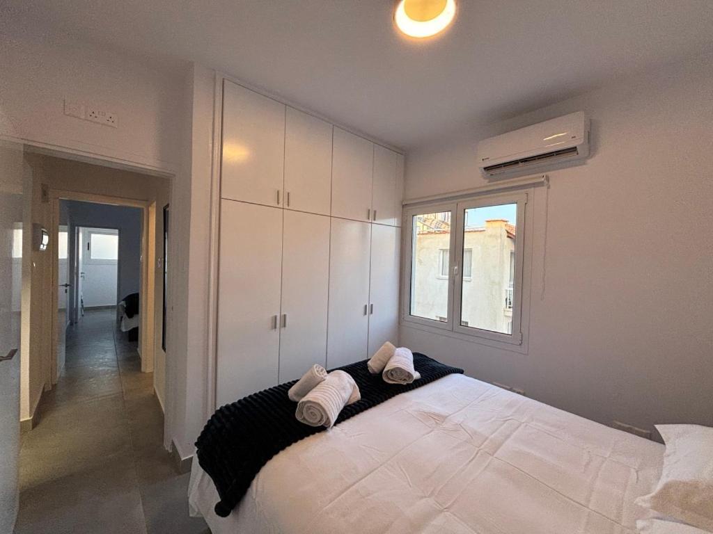 Venus Lighthouse 2B, Sea-View, Paphos Center Apartment Екстериор снимка