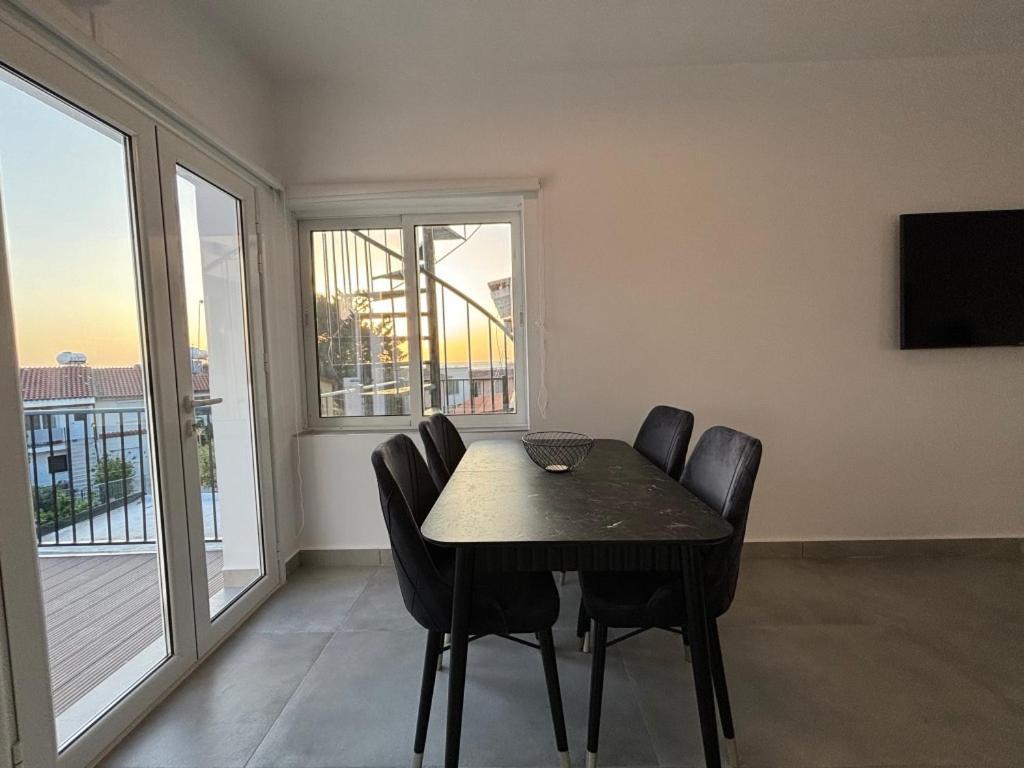 Venus Lighthouse 2B, Sea-View, Paphos Center Apartment Екстериор снимка
