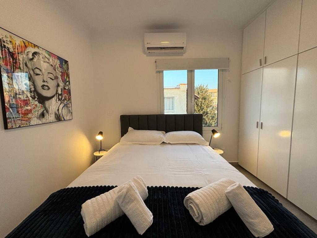 Venus Lighthouse 2B, Sea-View, Paphos Center Apartment Екстериор снимка