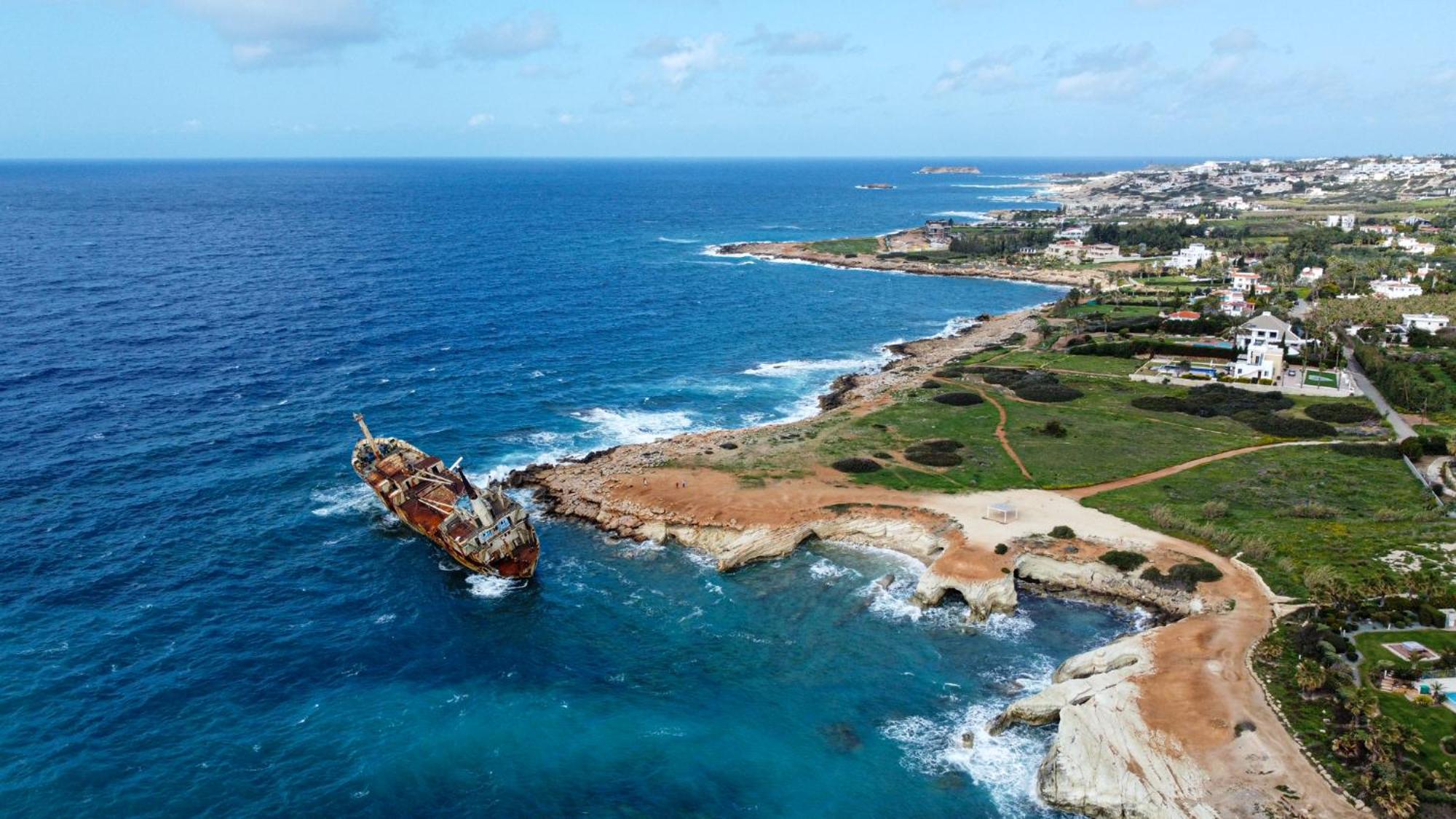 Venus Lighthouse 2B, Sea-View, Paphos Center Apartment Екстериор снимка